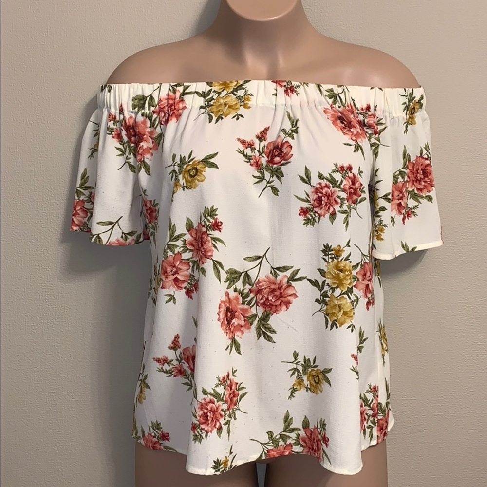 3/$15 Pair of tops Perch